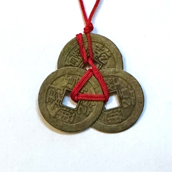 ⭐️5 /$15💥  Bundle Sale! 💫 Clothes Jewelry Home Office Kitchen Decor & More! - Picture 15 of 16